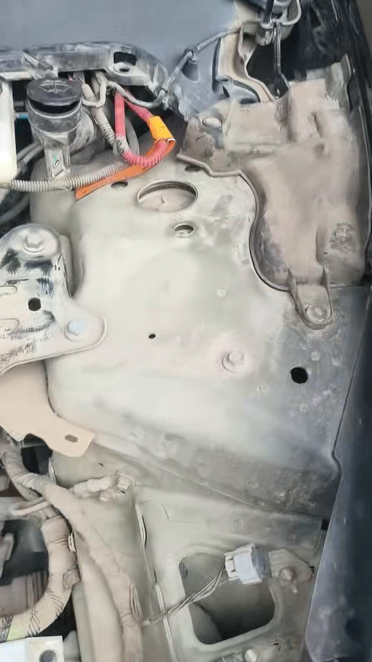 特斯拉Model 3前舱关键区域细节